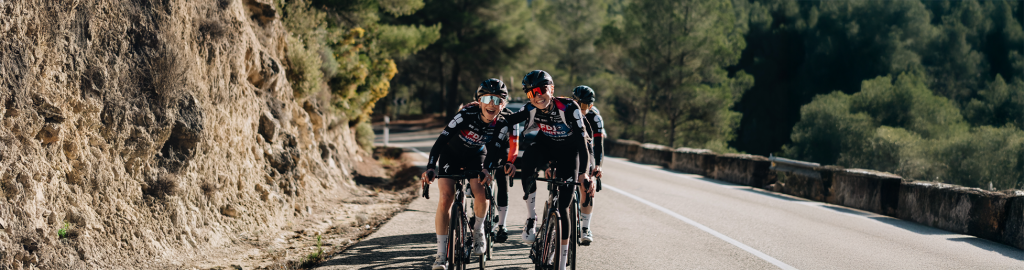 Visuel cyclistes nature FDJ Suez